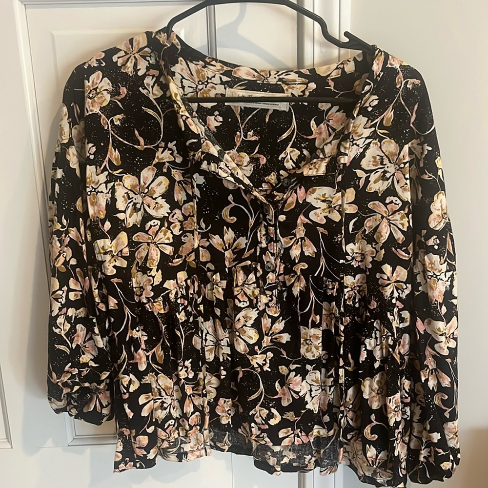NWT Free People floral blouse size XS peplum bottom buttons halfway down front